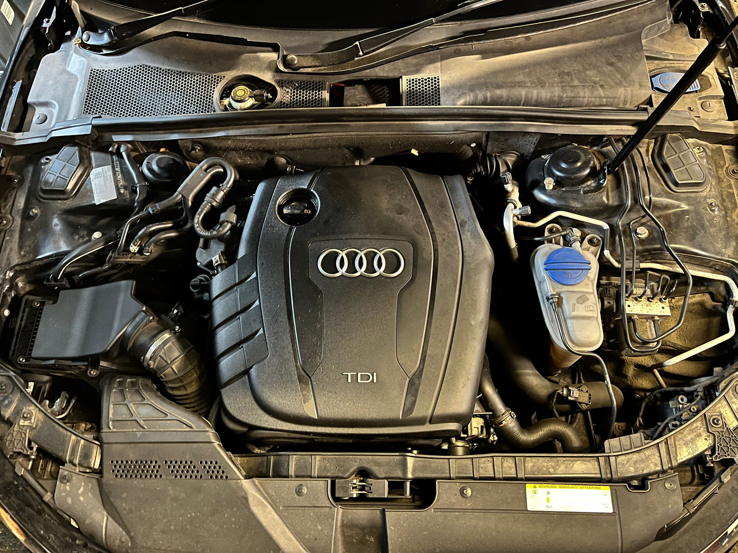Audi A4 B8 A5 A6 C6 Q5 2.0 TDI CGL Engine Complete